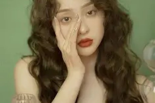 薛之谦人设崩塌！尿壶摆拍被官媒痛批过往黑料全被扒光