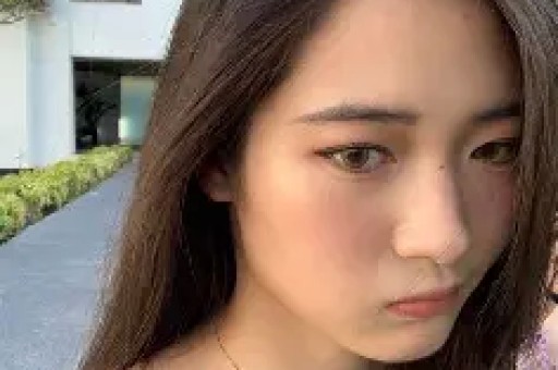 一手好牌打稀碎 三料影后马苏 被黑人驮肩 帮闺蜜撒谎 终究自断前程
