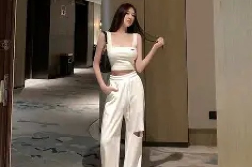 明星餐饮店集体“塌房”：当流量光环照不亮真金白银的账单-第1张图片-